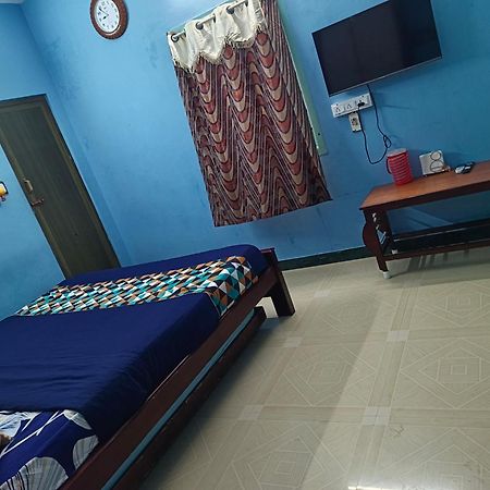 Blue Waves Homestay Пондичерри Экстерьер фото