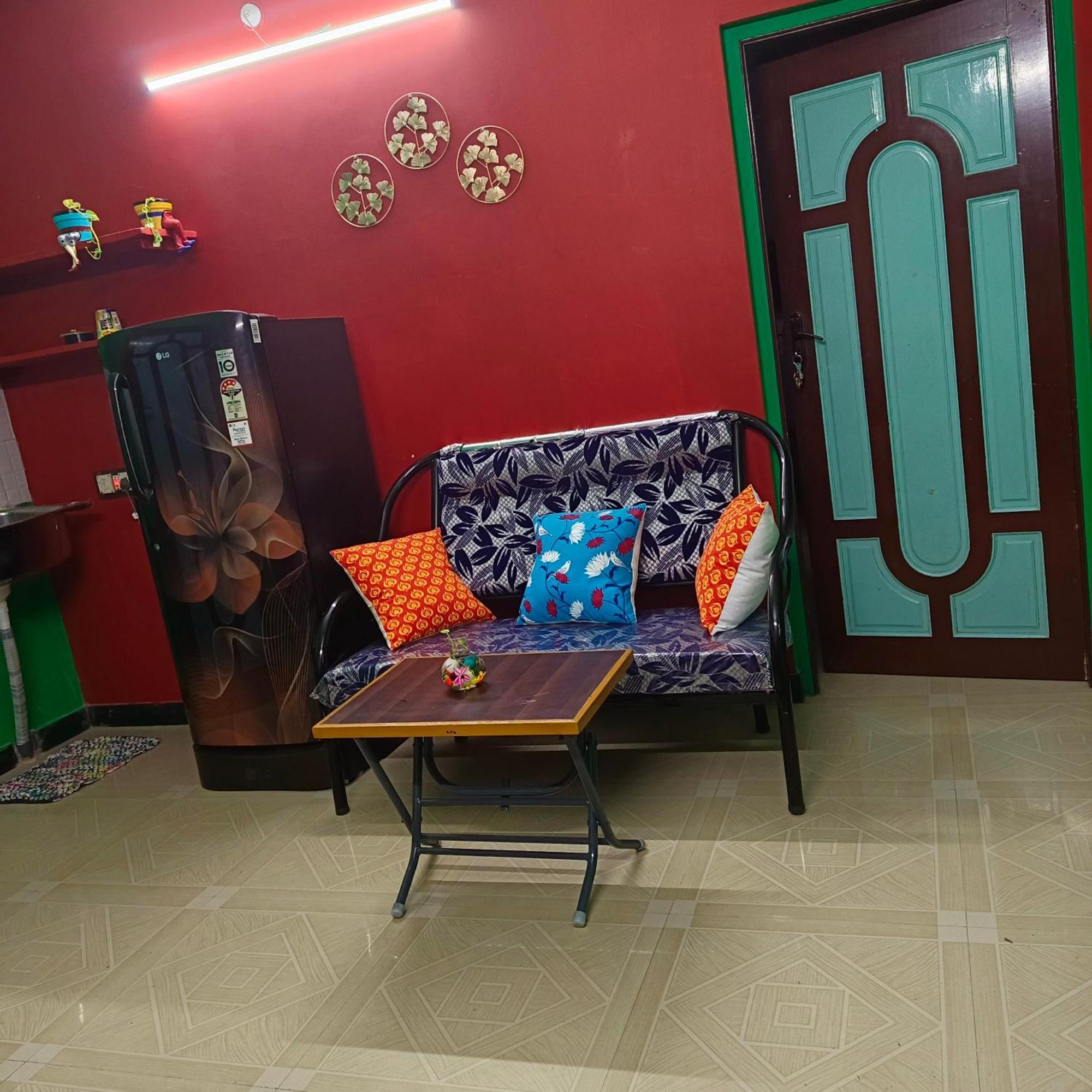 Blue Waves Homestay Пондичерри Экстерьер фото