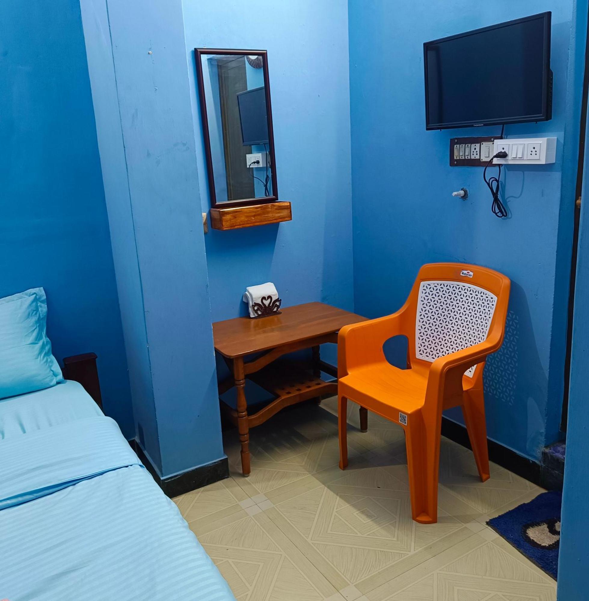 Blue Waves Homestay Пондичерри Экстерьер фото