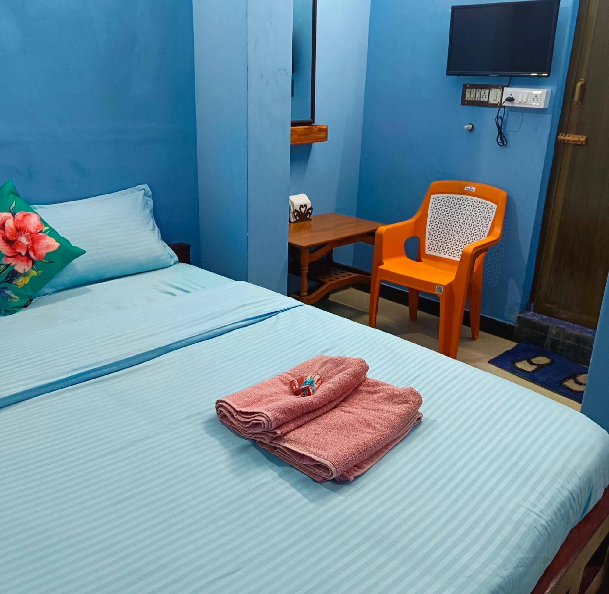 Blue Waves Homestay Пондичерри Экстерьер фото