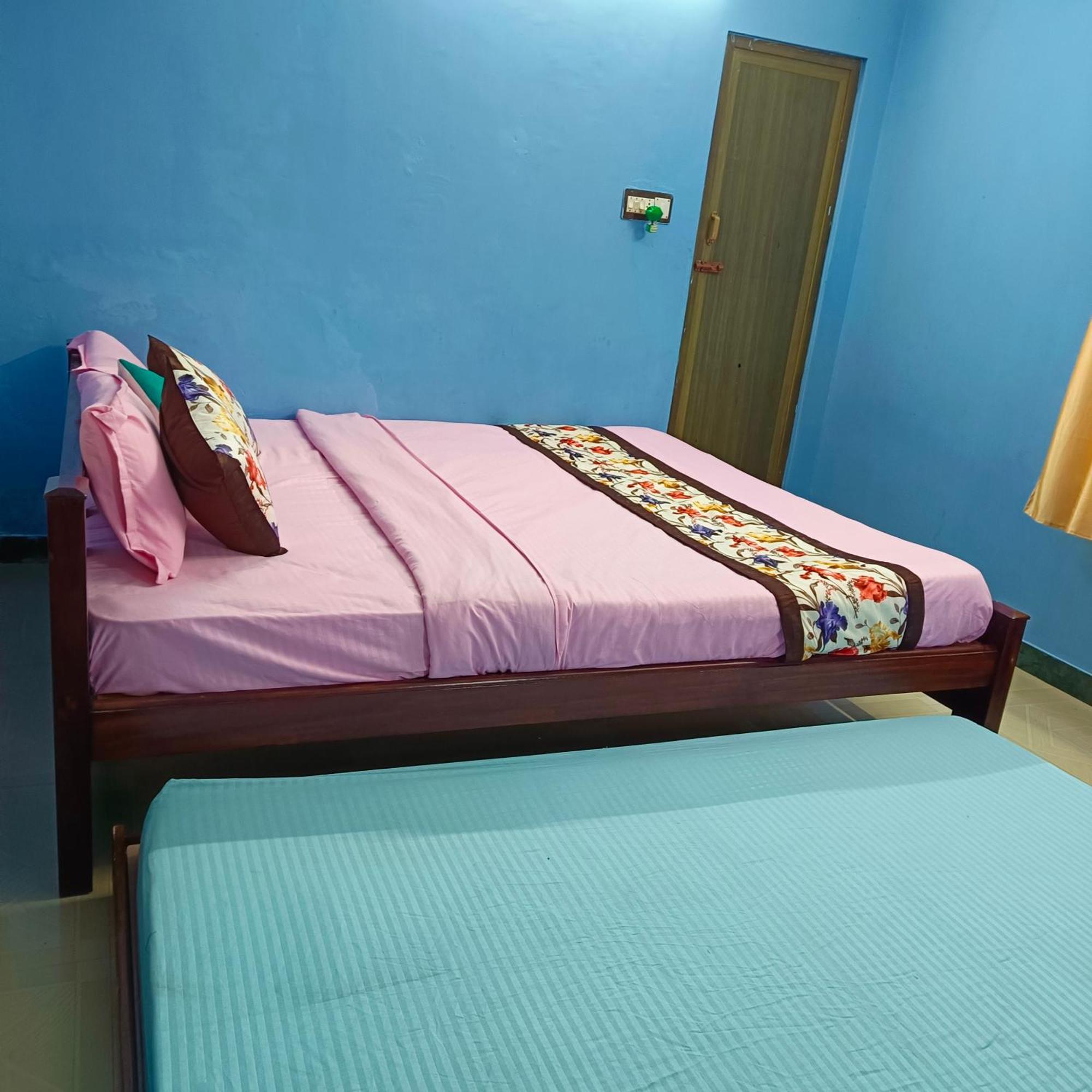 Blue Waves Homestay Пондичерри Экстерьер фото