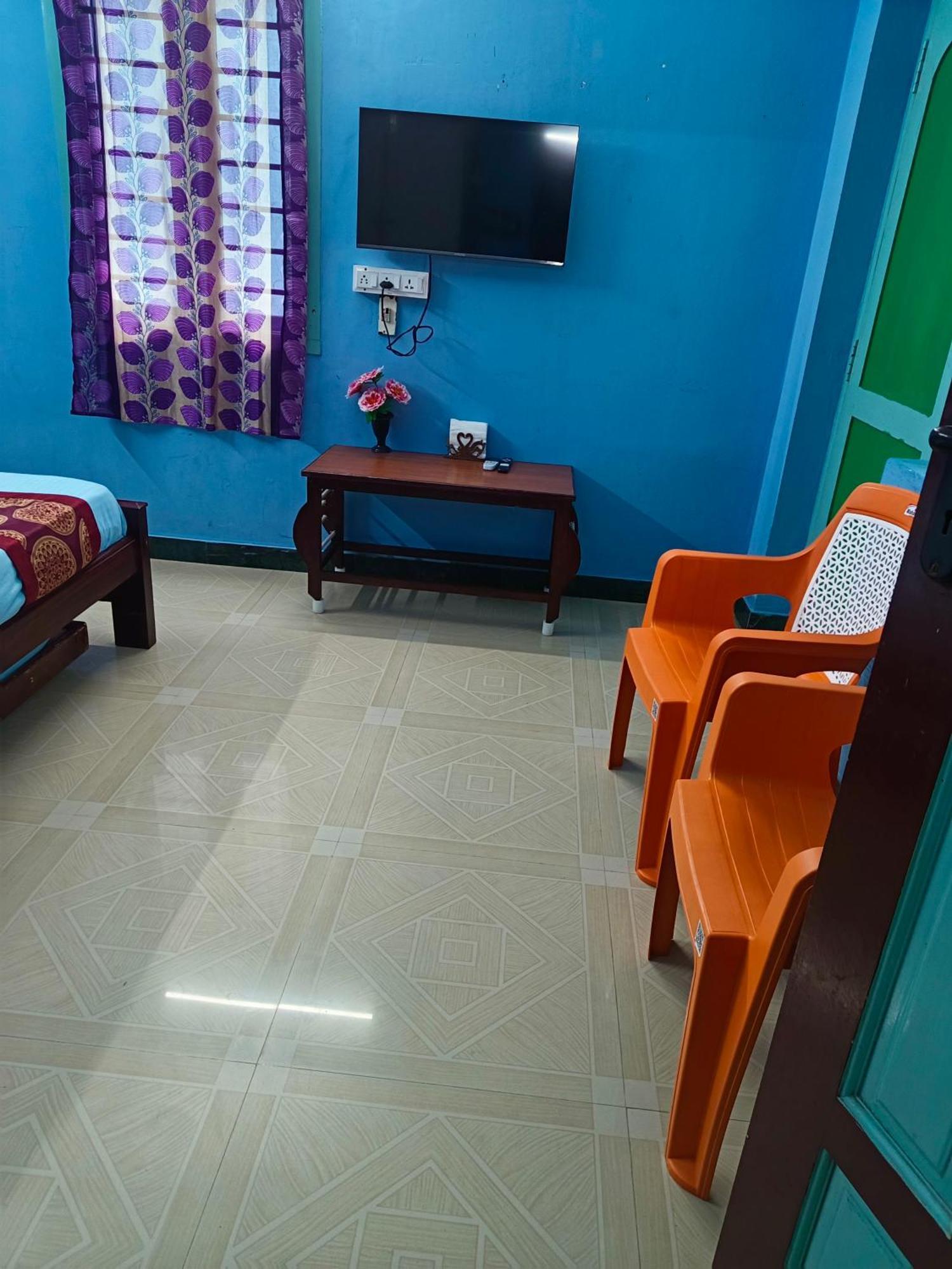 Blue Waves Homestay Пондичерри Экстерьер фото