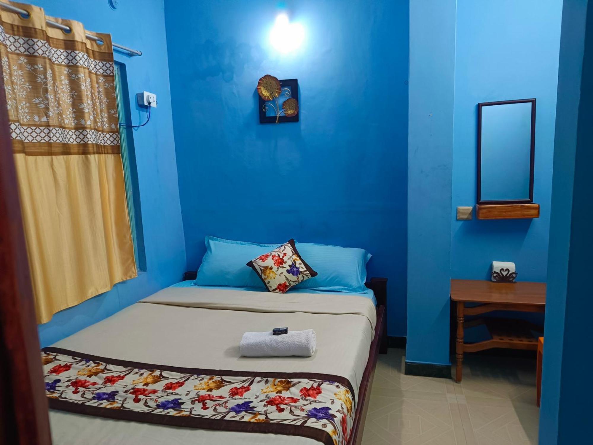 Blue Waves Homestay Пондичерри Экстерьер фото