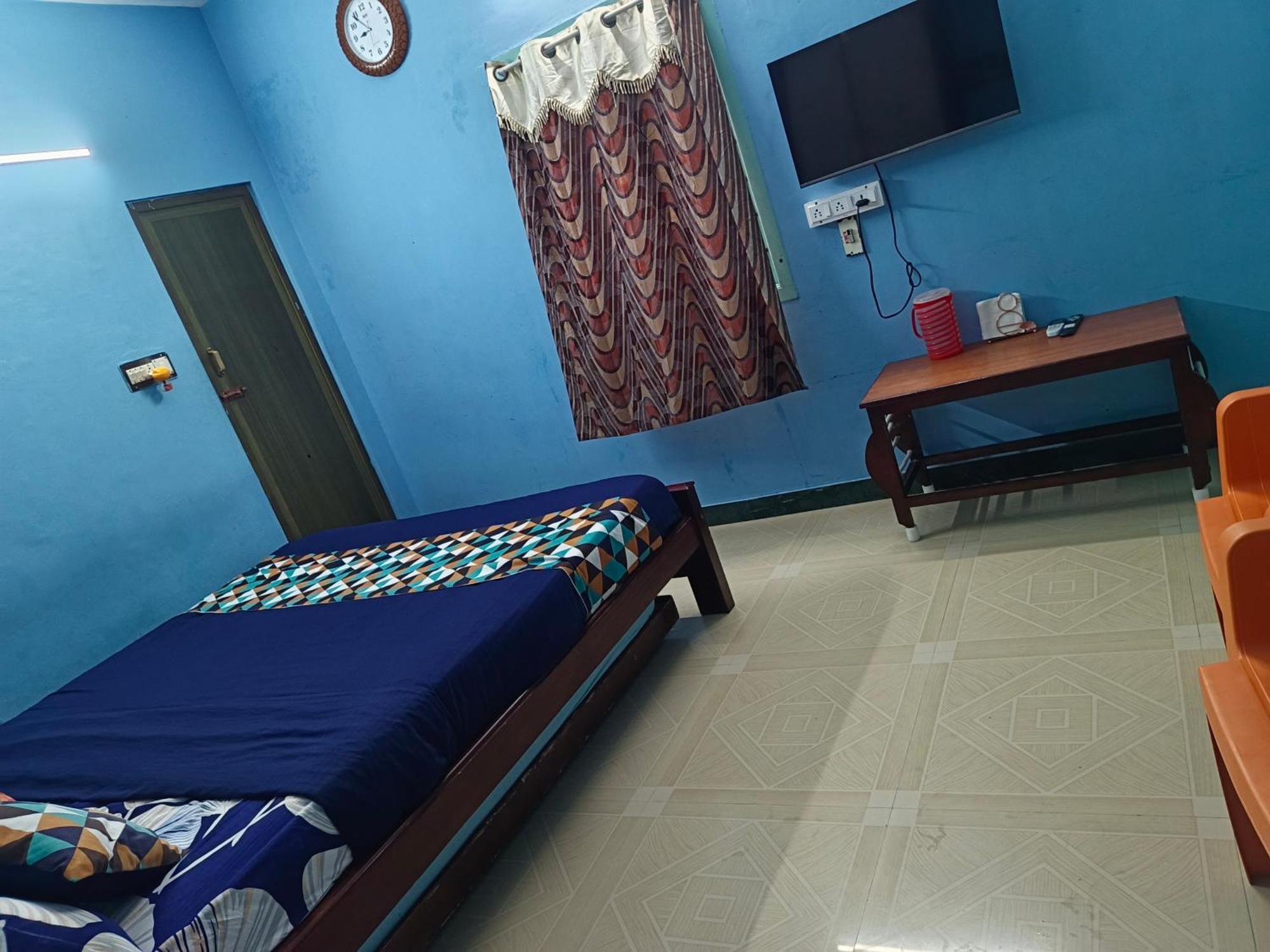 Blue Waves Homestay Пондичерри Экстерьер фото